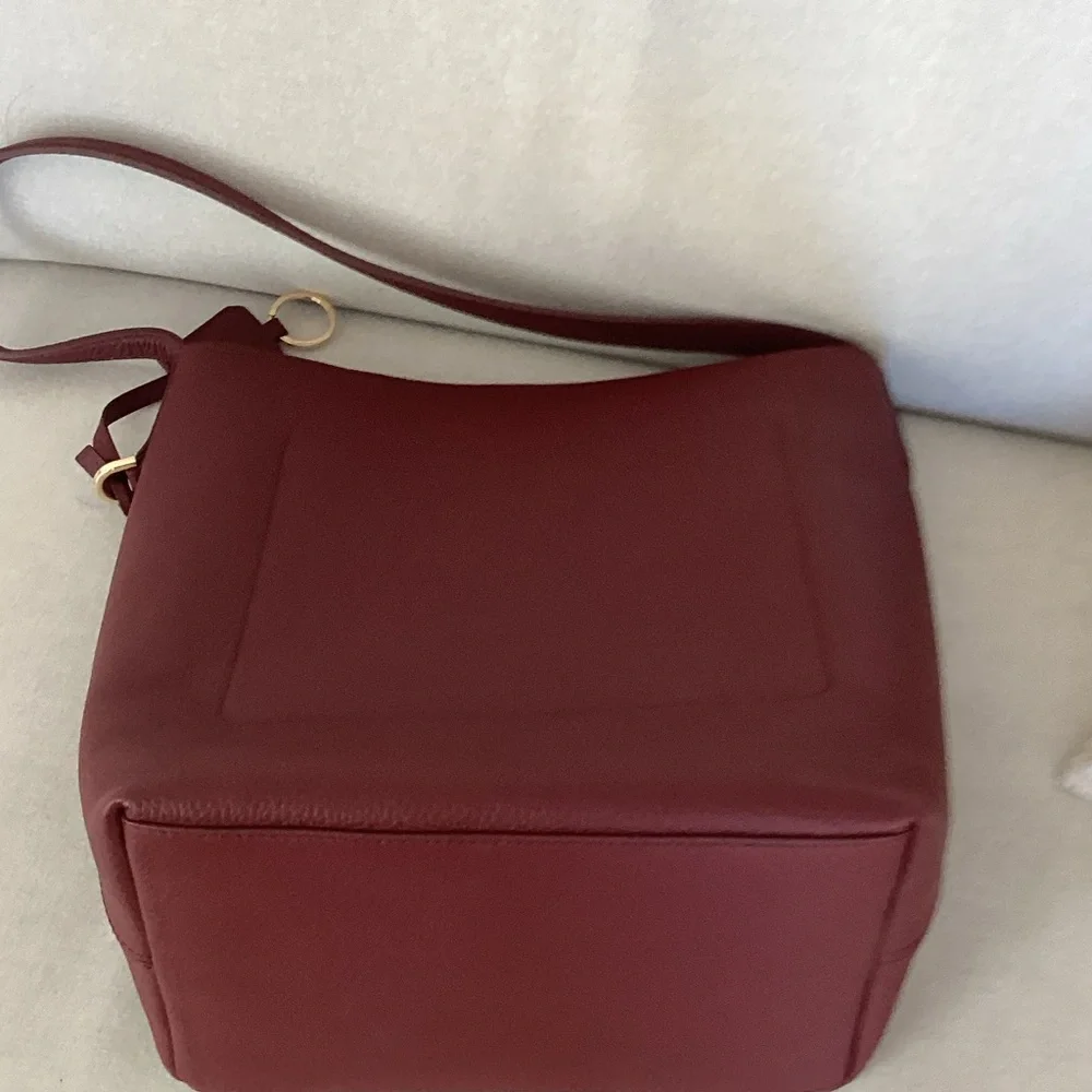 Elegant Burgundy Hobo Bag 
Leather - Picture 6 of 10